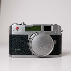 Vtg Petri Carperu 2.8 Kuribashi. Japan Made. With Damaged Leather Case Untested‎